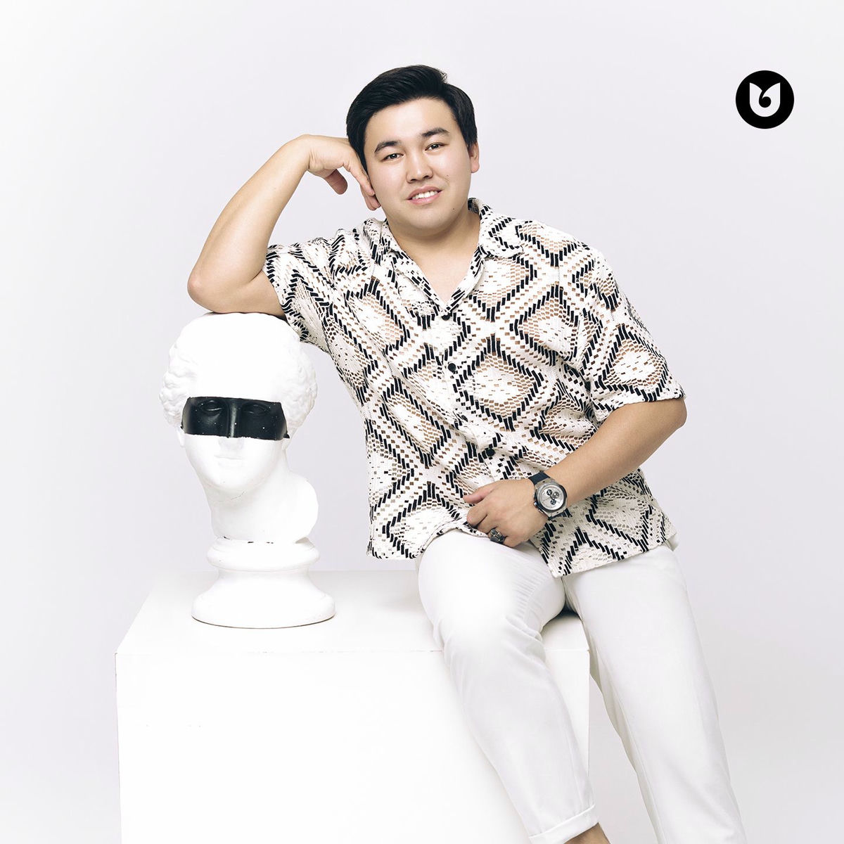 Саратовтағы жалаңаш курсант қыздардың суреттері