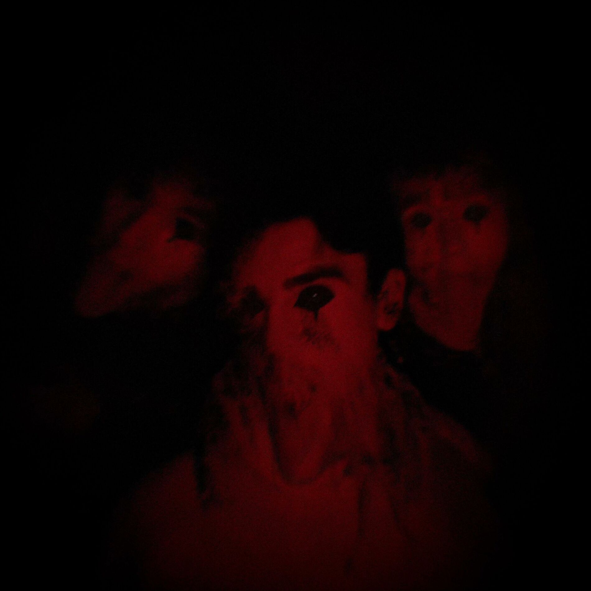 Album cover of halloqueen (feat. chrissy)