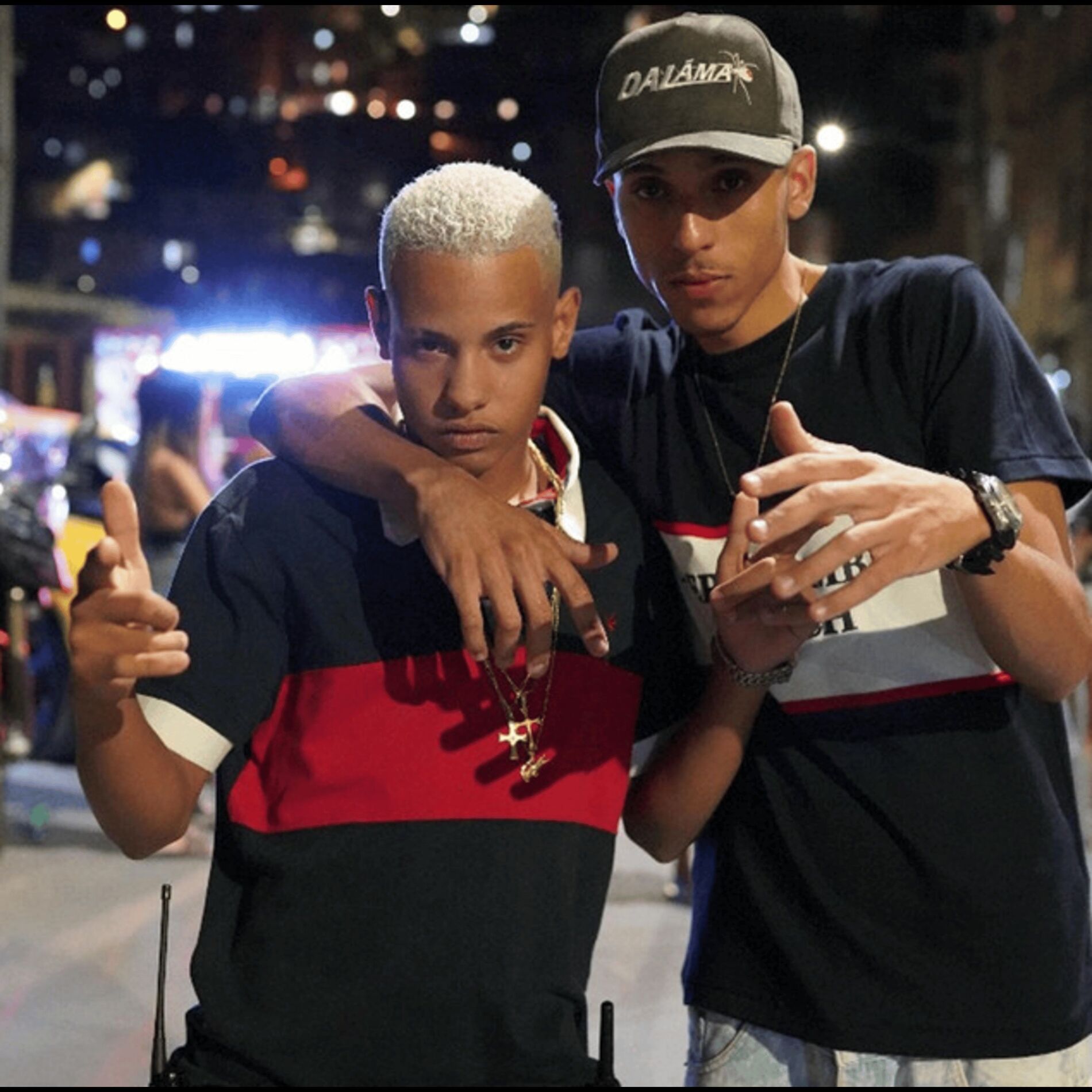 Album cover of Ela Se Amarra