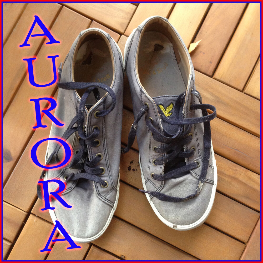 Picture of Old Shoes