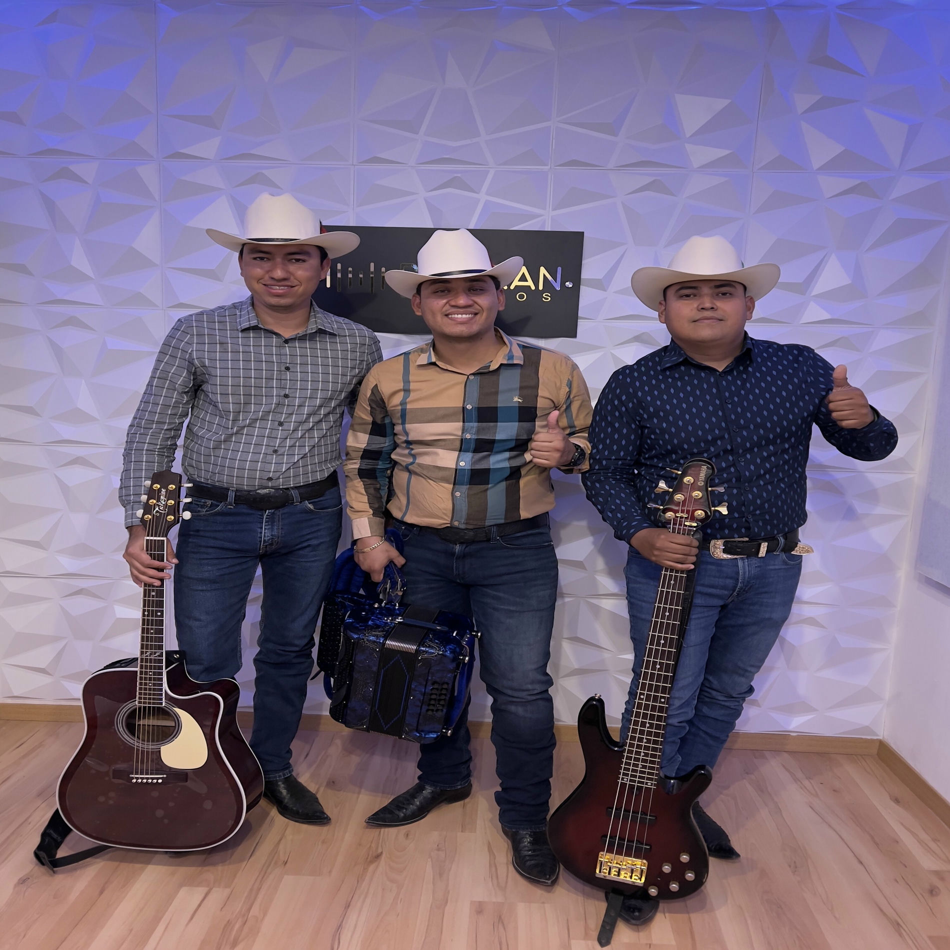 Album cover of Ayudantes Del Rancho - Desde Beltran Studios 2023 (En Vivo)