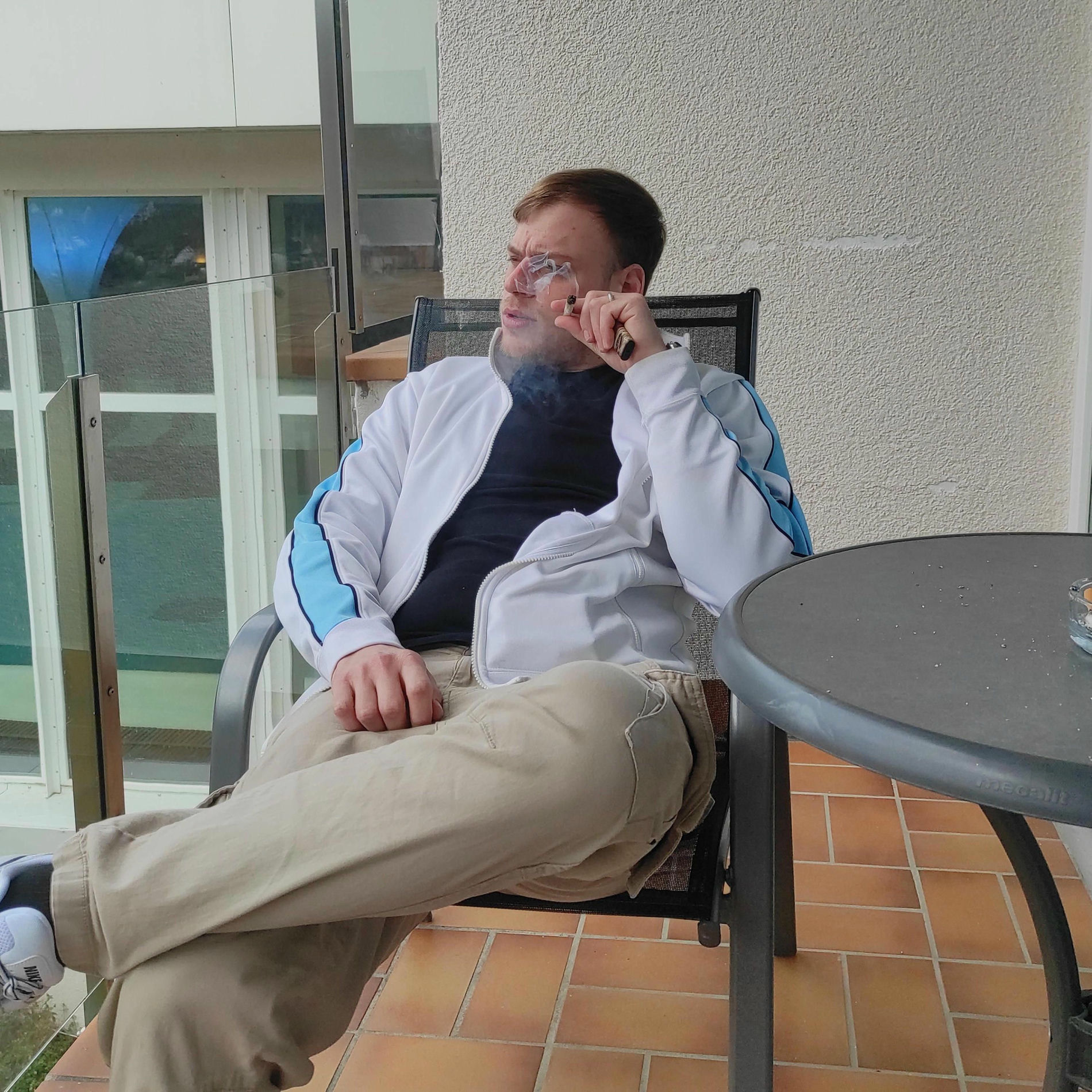 Album cover of LEAN BACK (feat Cäpo)