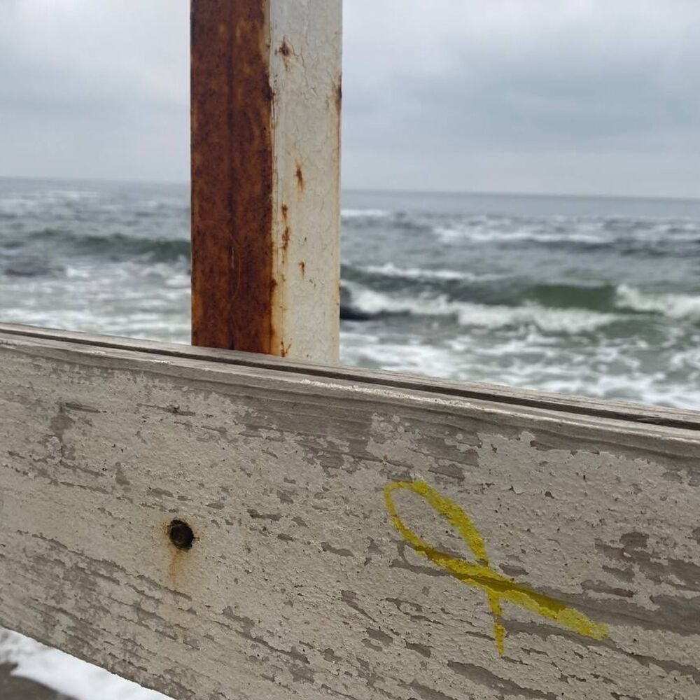 Picture of Yellow Ribbon