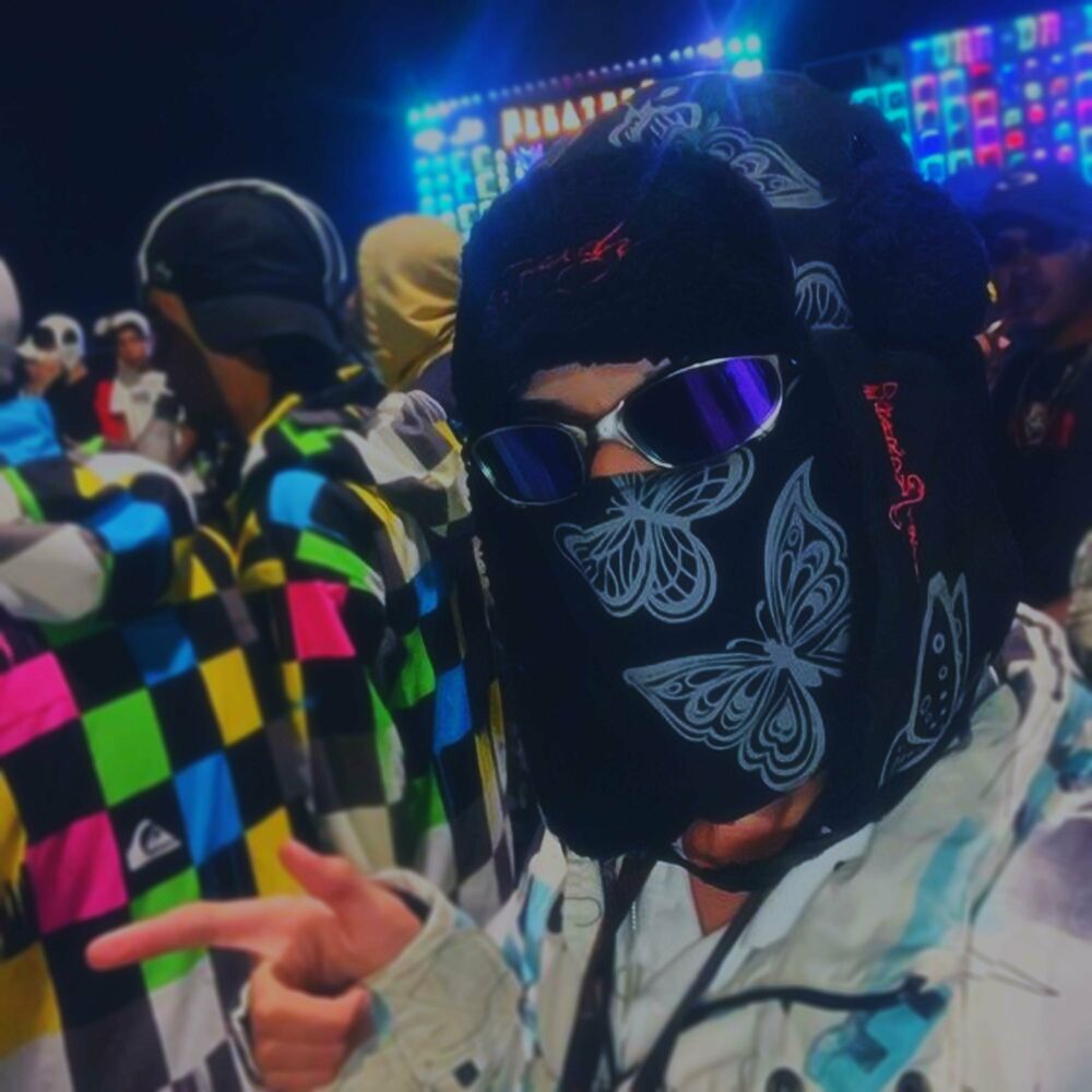 Picture of MONTAGEM PARADO NO BAILÃO