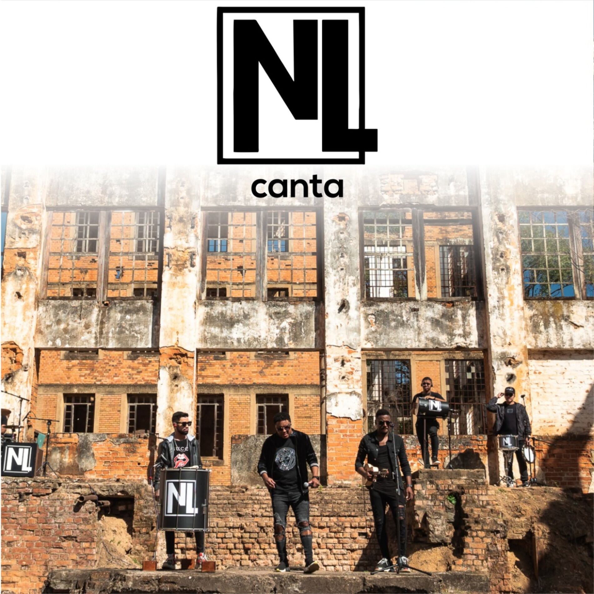Album cover of Em Suas Mãos / Já Tentei / Perfume