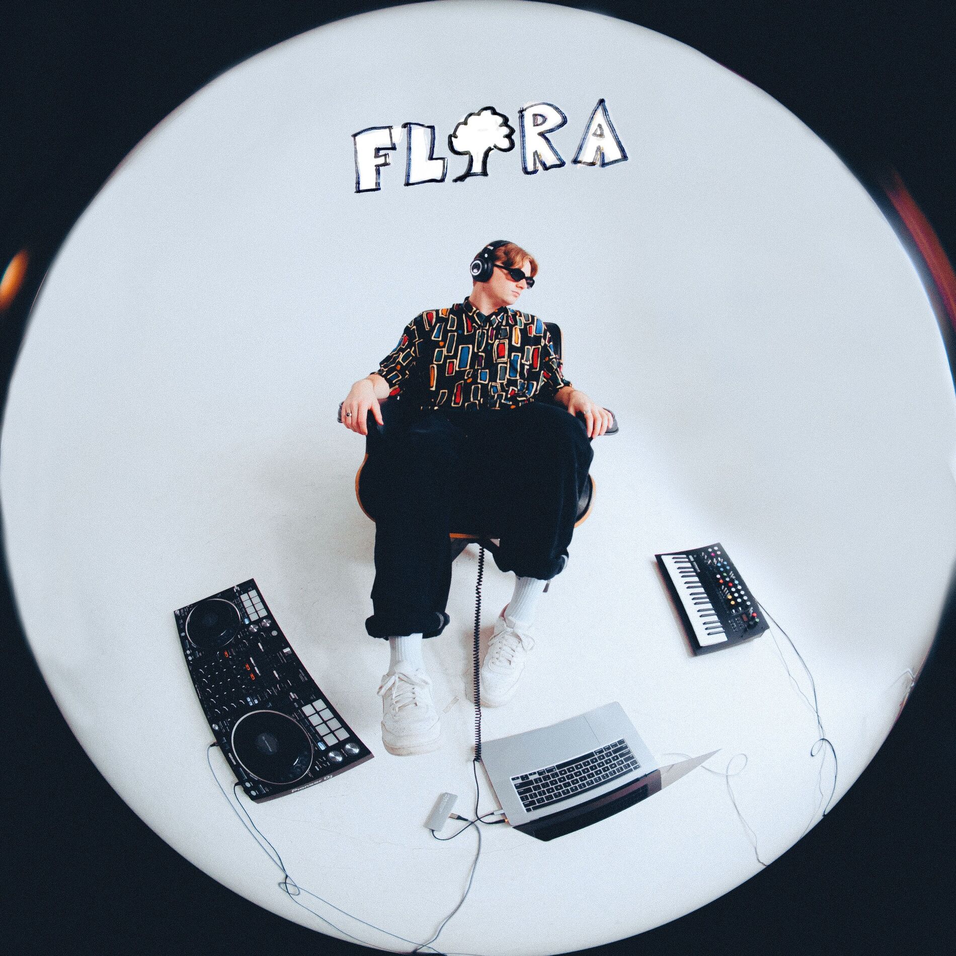 Album cover of FLORA (DELUXE)