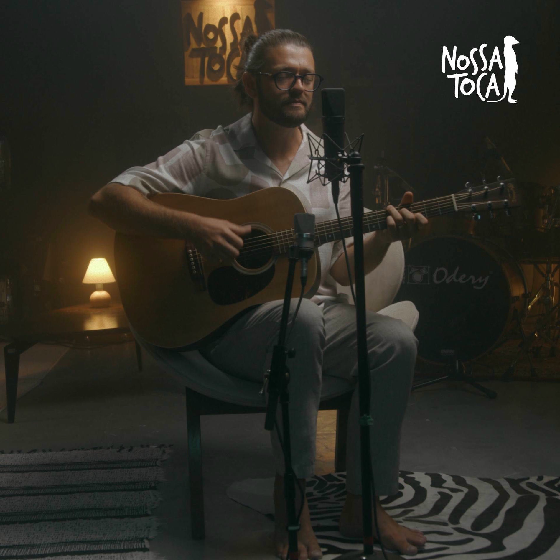 Album cover of É Arte Esse Amor