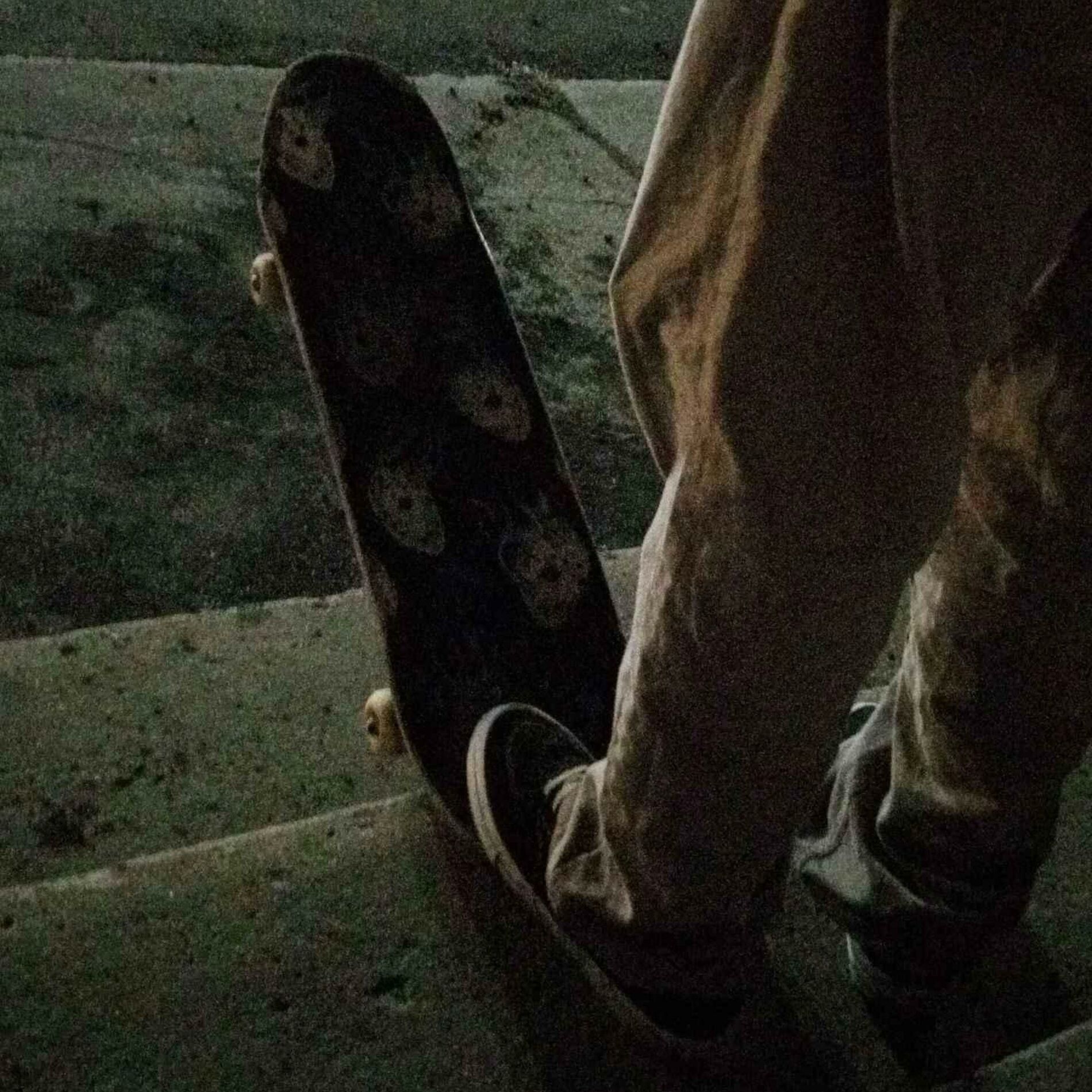 Album cover of glistening (feat. gray)