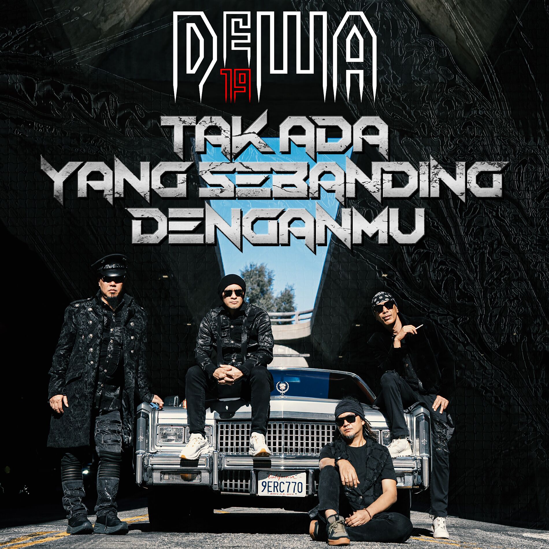 Album cover of Tak Ada Yang Sebanding Denganmu (feat. Steve Lukather & Dave Koz)