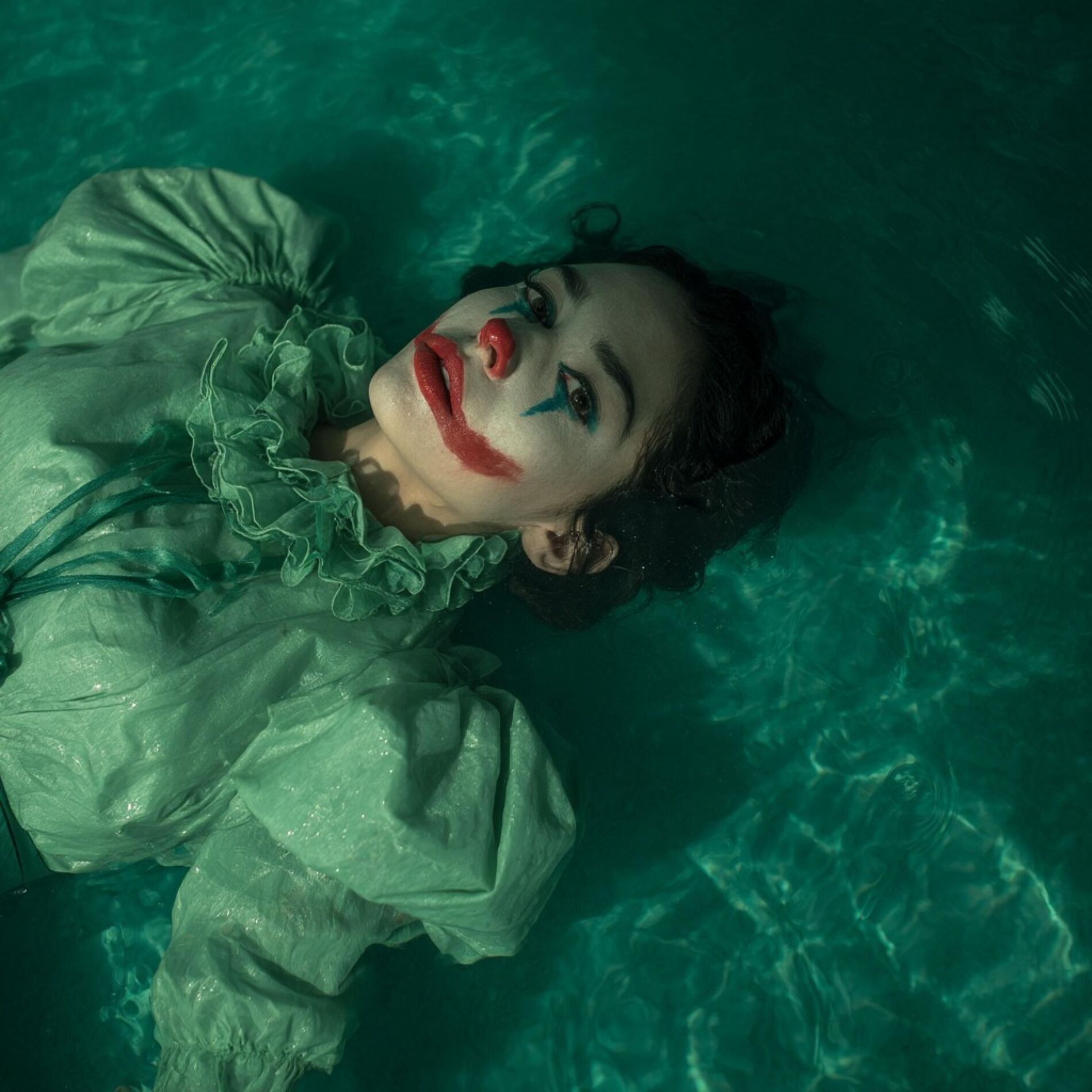 Album cover of I swim to you (feat. Zara)