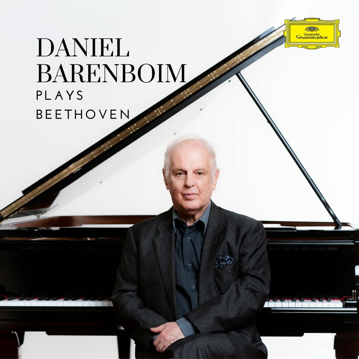 Album cover of Daniel Barenboim plays Beethoven