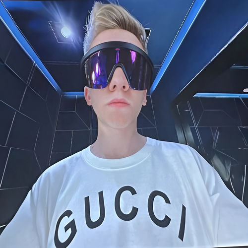 Гучи