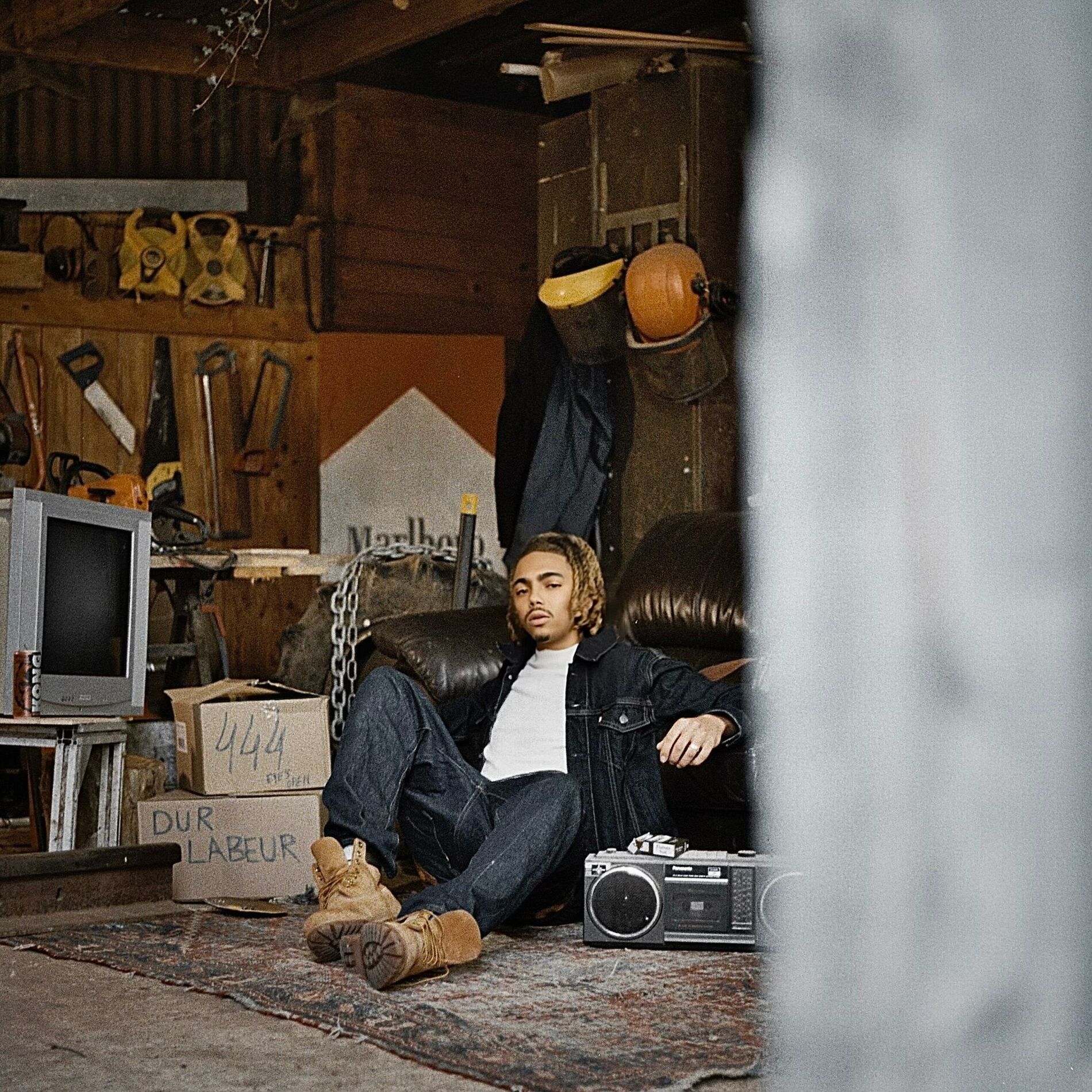 Album cover of DEHORS COMME DEDANS