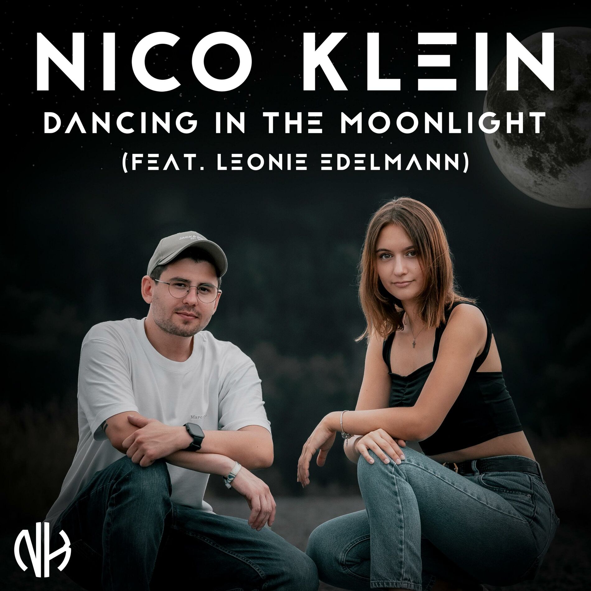 Album cover of Dancing in the Moonlight (feat. Leonie Edelmann)
