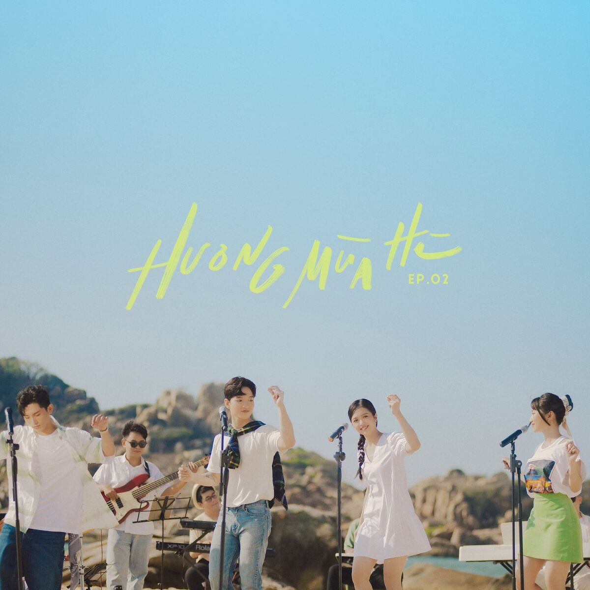 Album cover of 'yêu yêu yêu' mashup