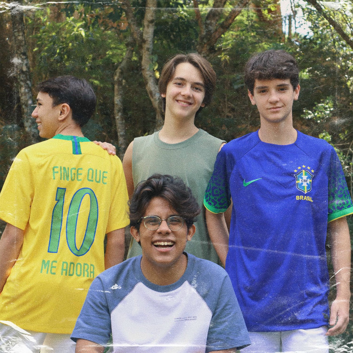 Album cover of Finge Que Me Adora