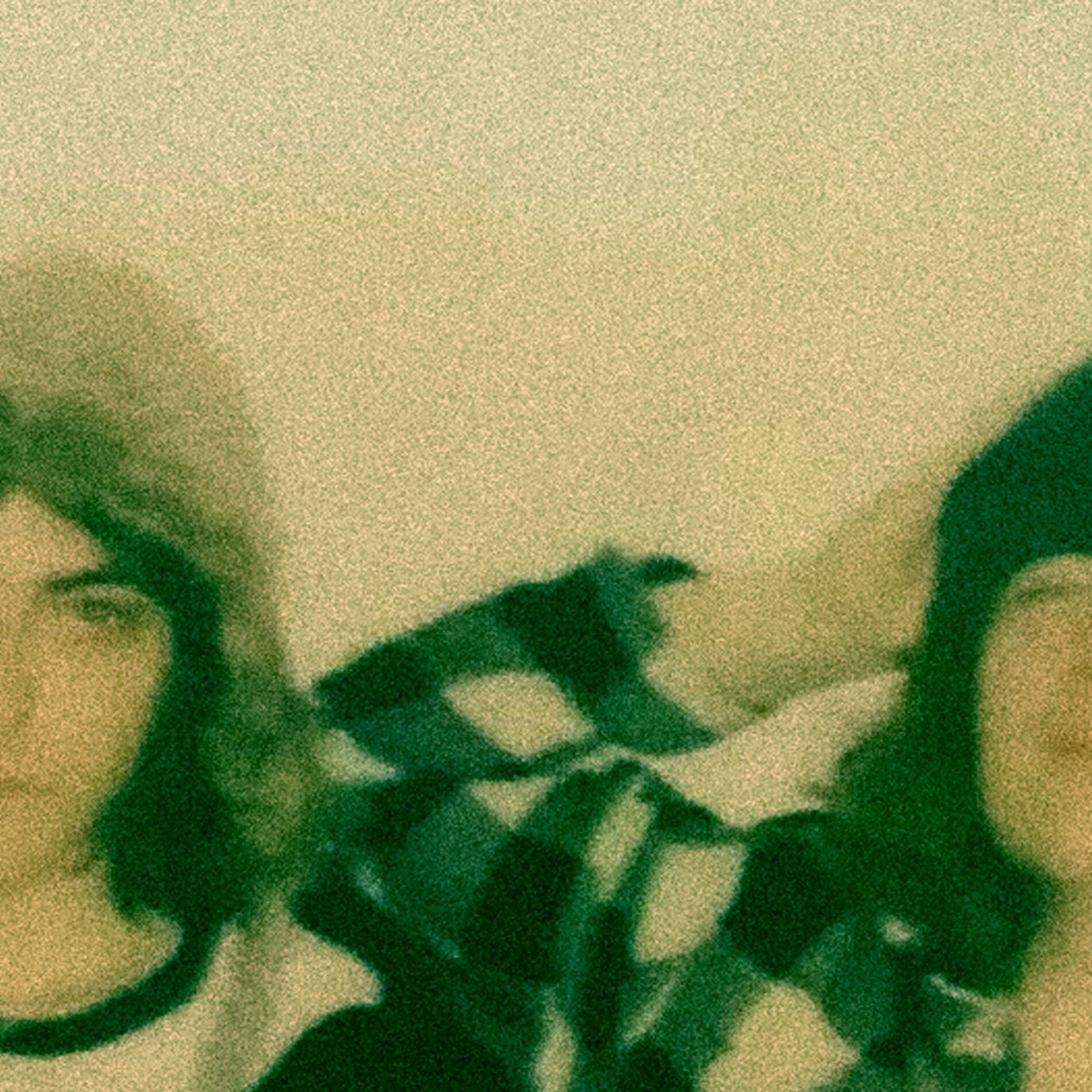Album cover of text me (feat. aldn)