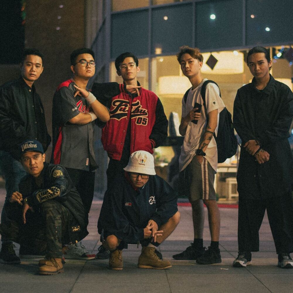 Picture of Thần Tượng Trên Tầng Thượng (feat. Urabe, tofutns, D. Blue, Nam Lee, Tùng TeA, PC & VoVanDuc)