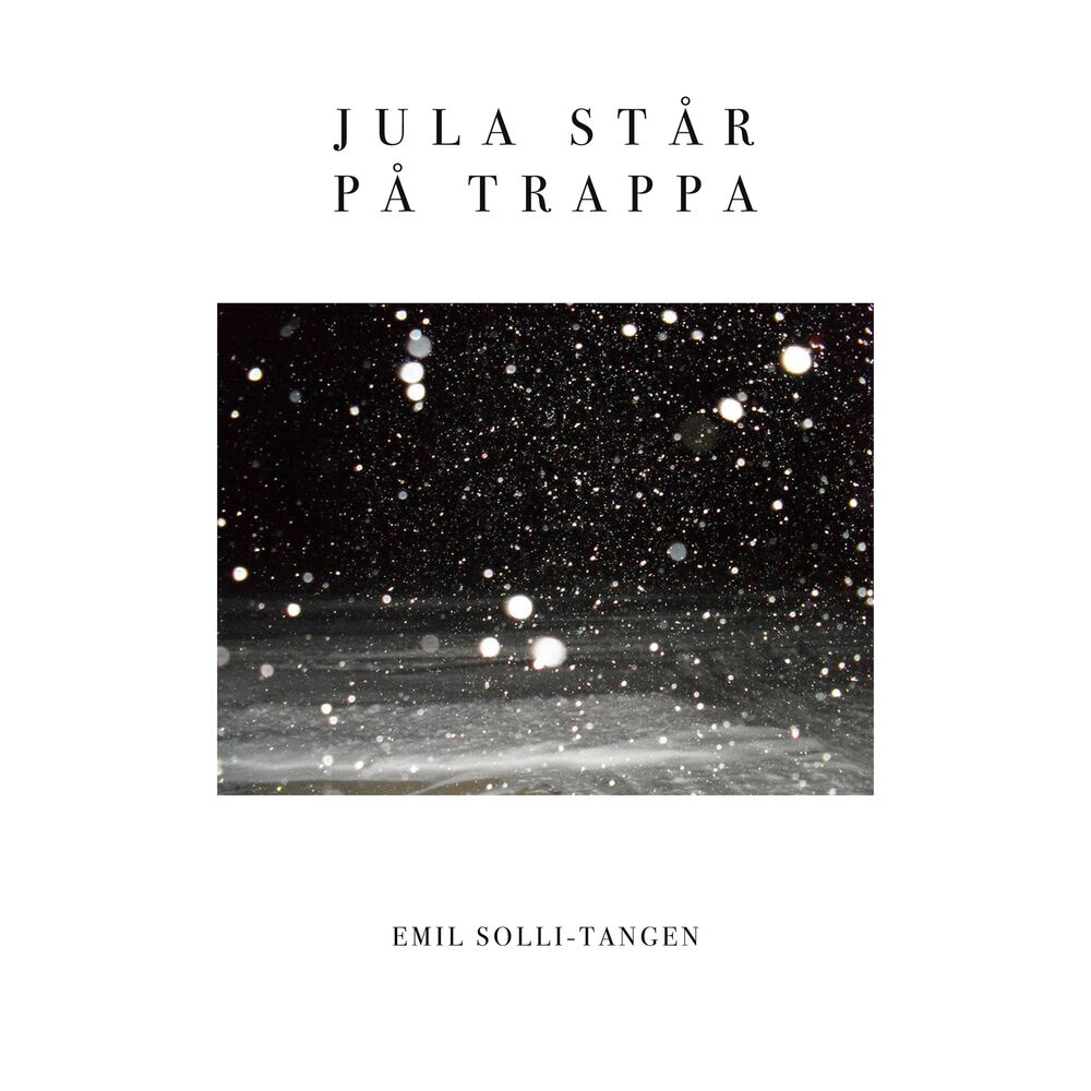 Picture of Jula Står På Trappa