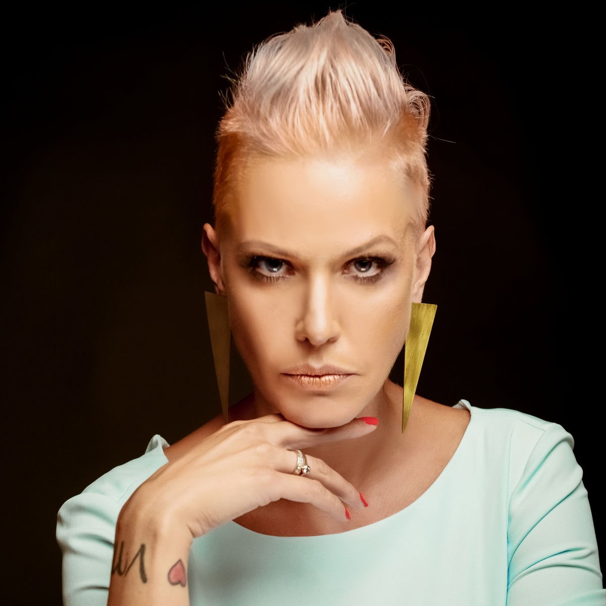 Album cover of Prezir