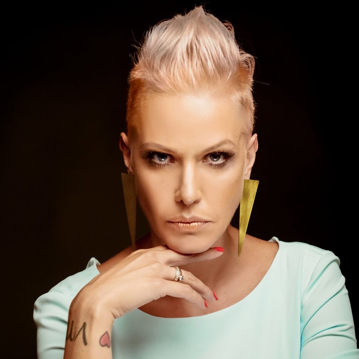 Album cover of Prezir