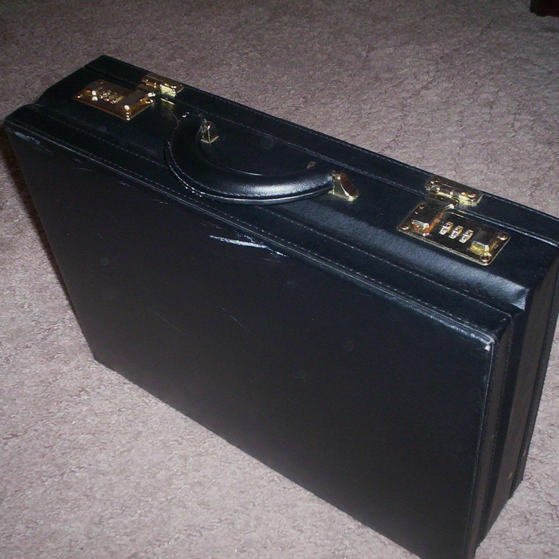 Album cover of Briefcase freestyle (feat. AZ)