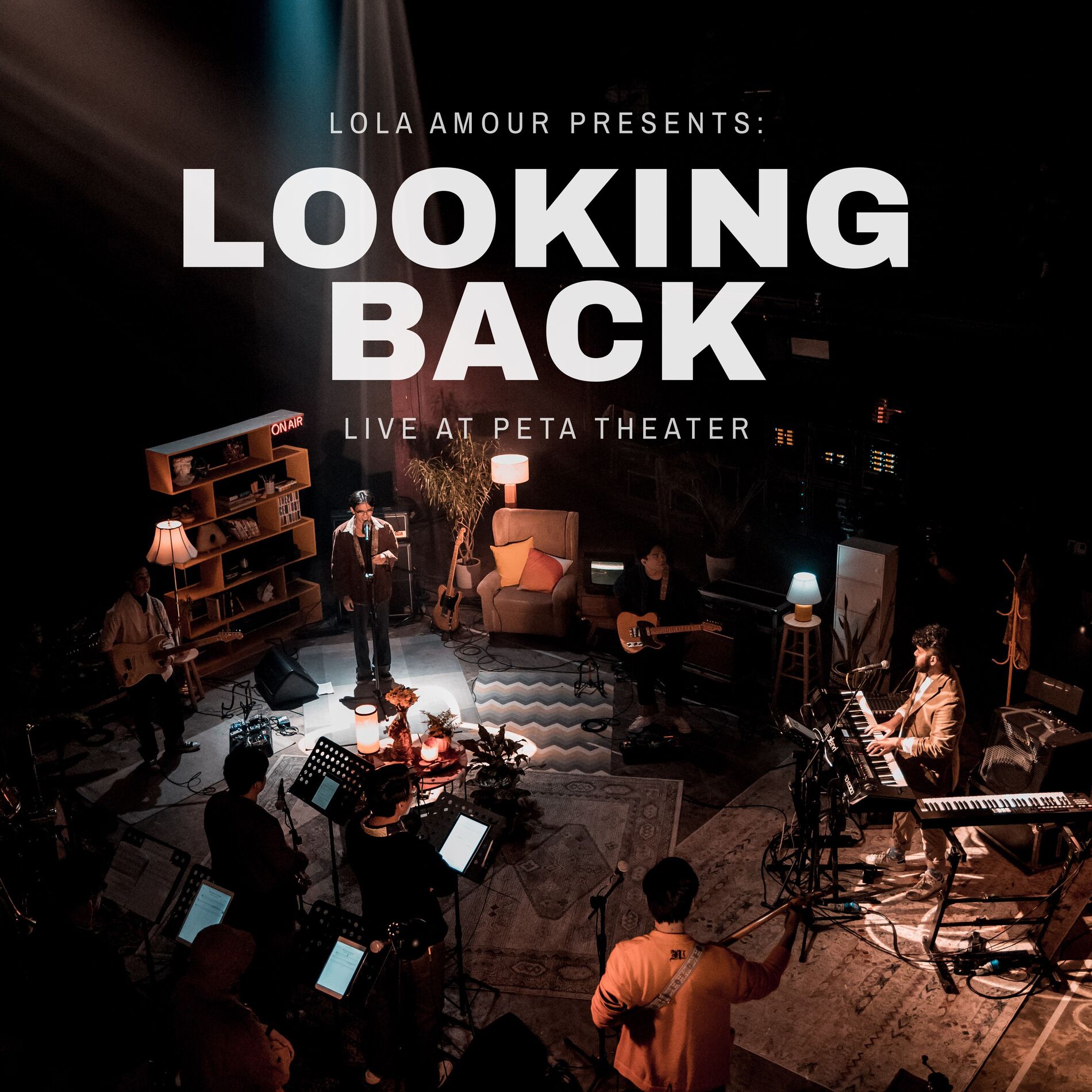 Album cover of Looking Back (Live at the PETA Theater, 2022)