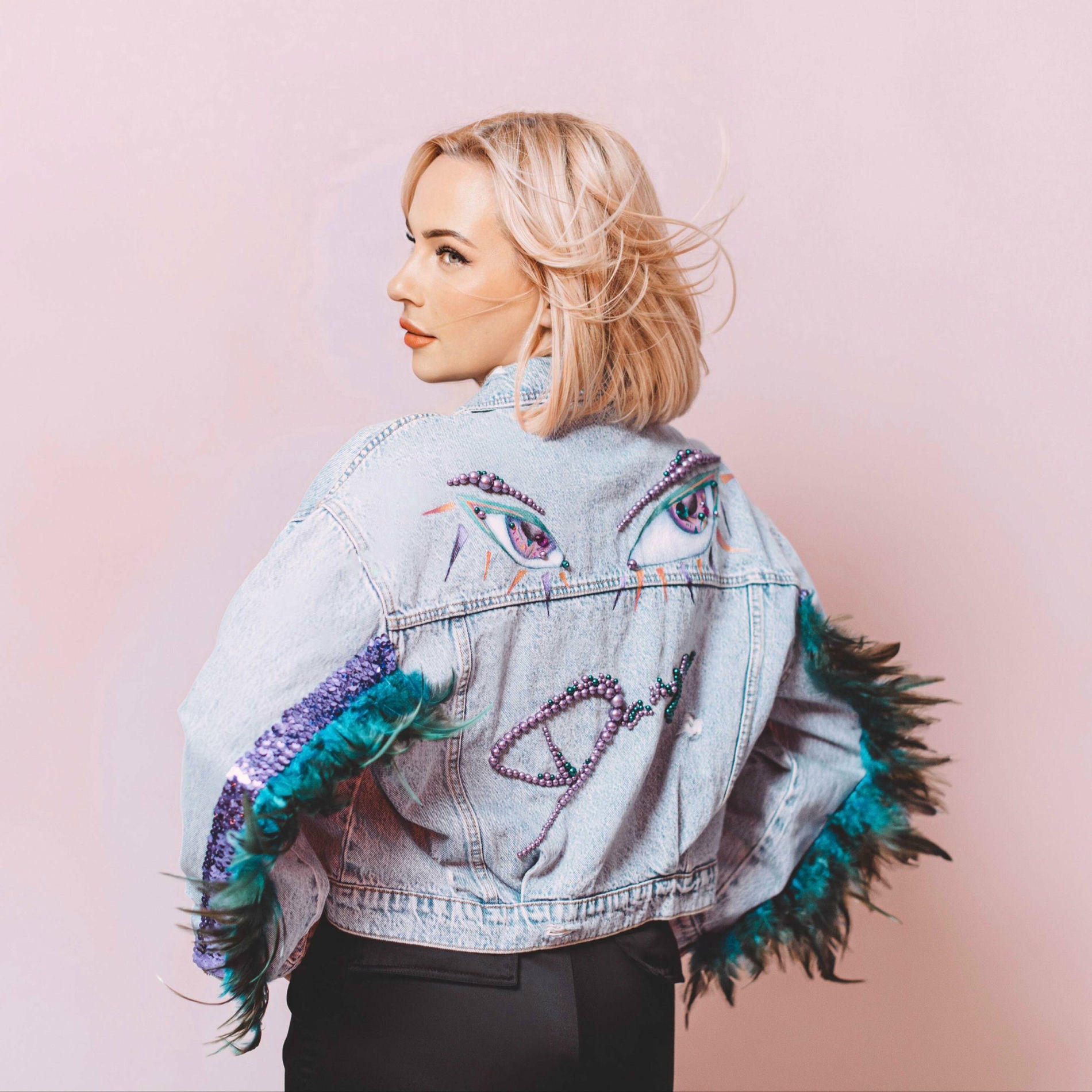 Daria Dontsovaning yalangoch surati