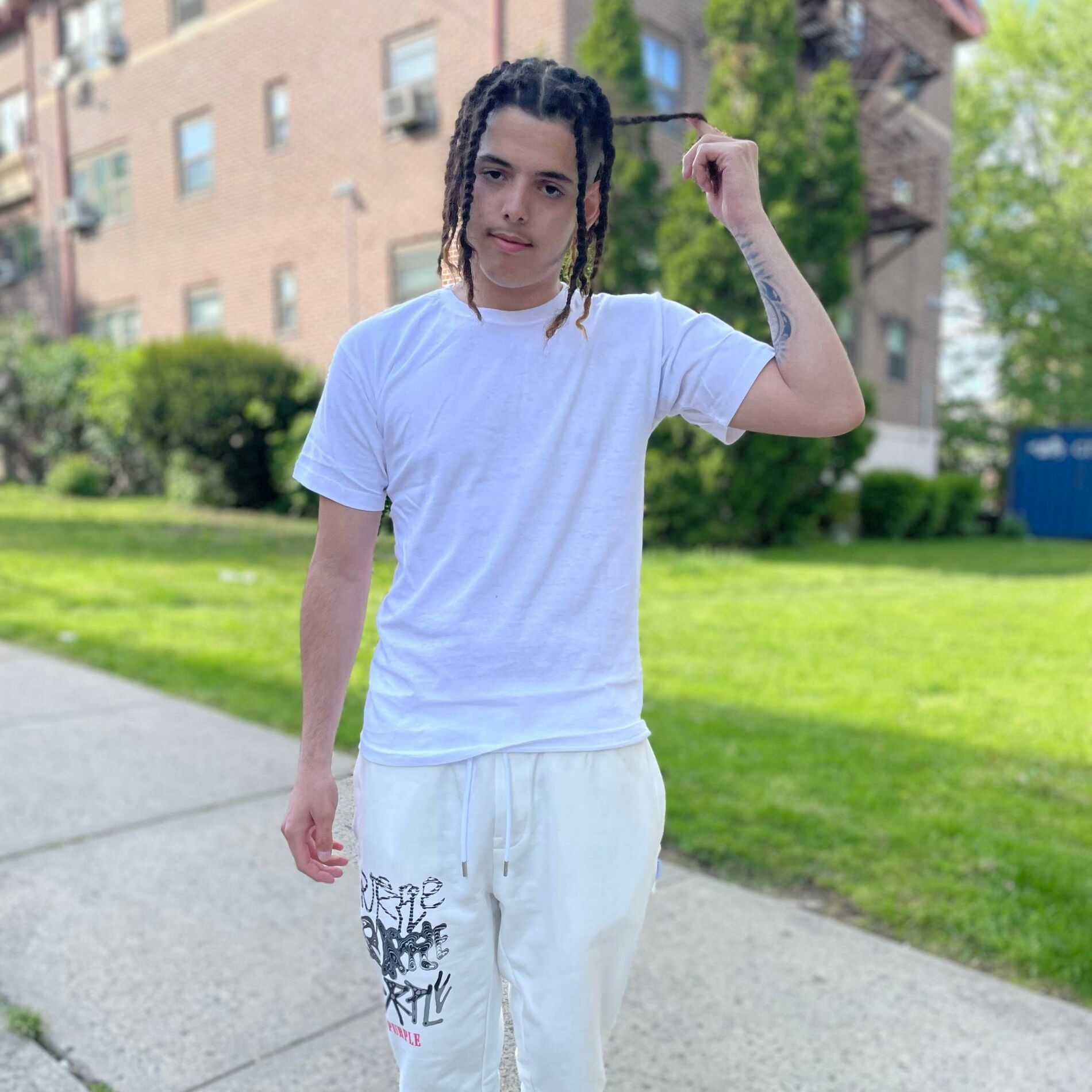Album cover of Million Miles (feat. Xonthebeat)