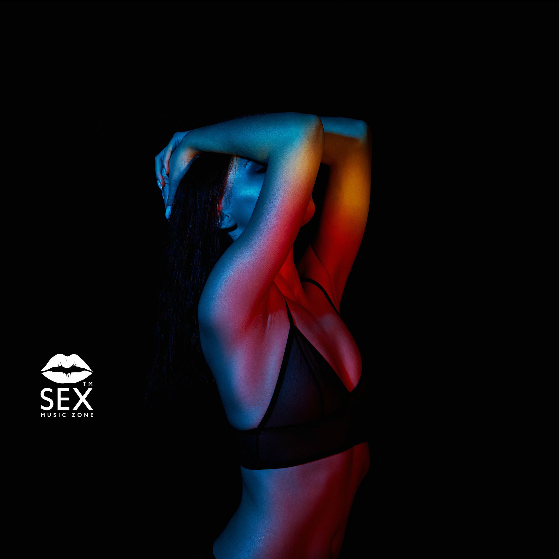 Qizlar hojatxonada mast holda yotishadi. Bir yigit katta qora Dick soradi