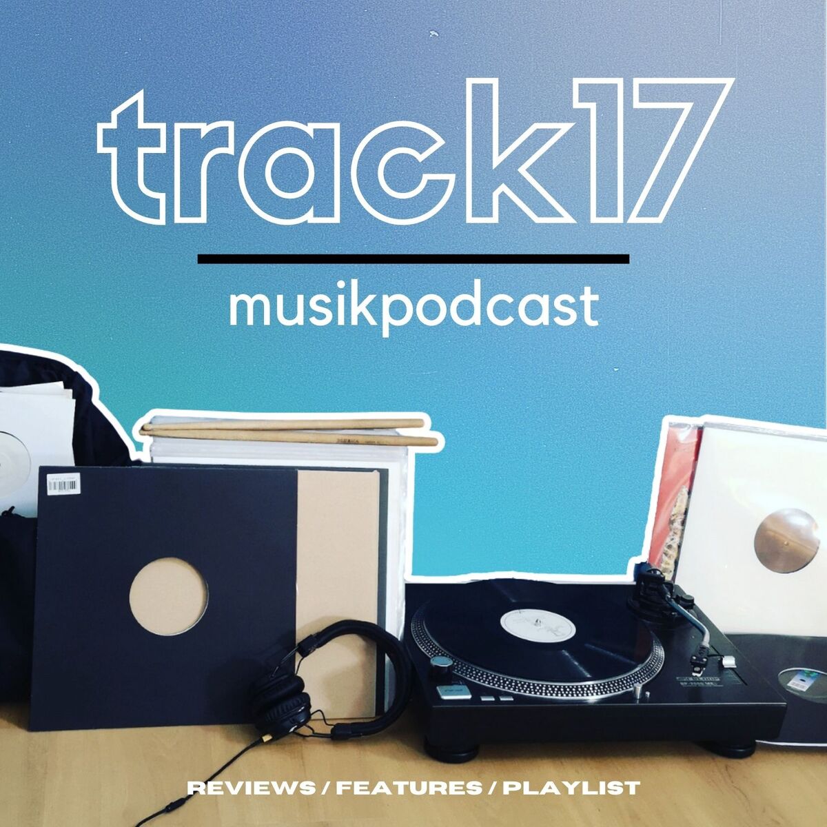 Show cover of Track17 - Der Musikpodcast