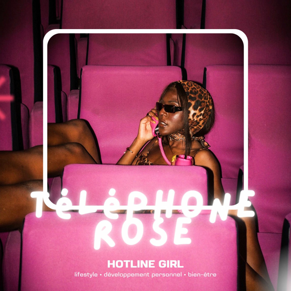 Show cover of Téléphone rose