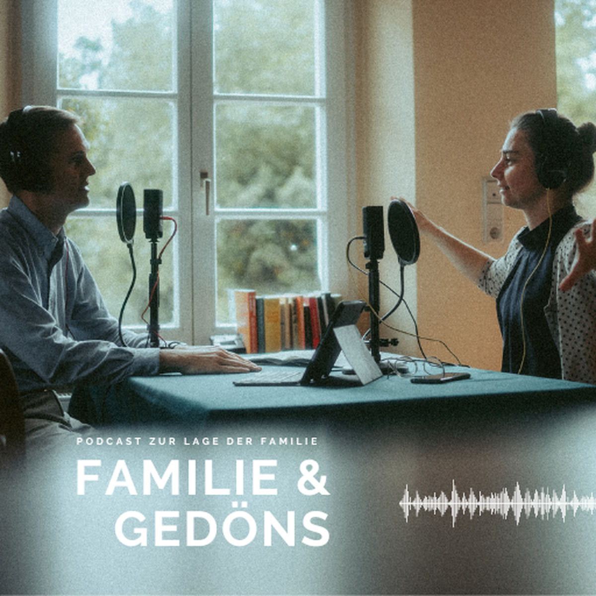 Show cover of Familie & Gedöns