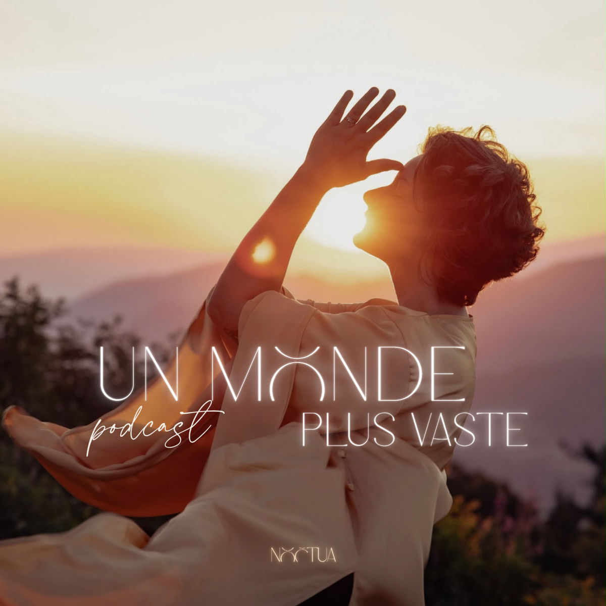 Show cover of Un Monde Plus Vaste