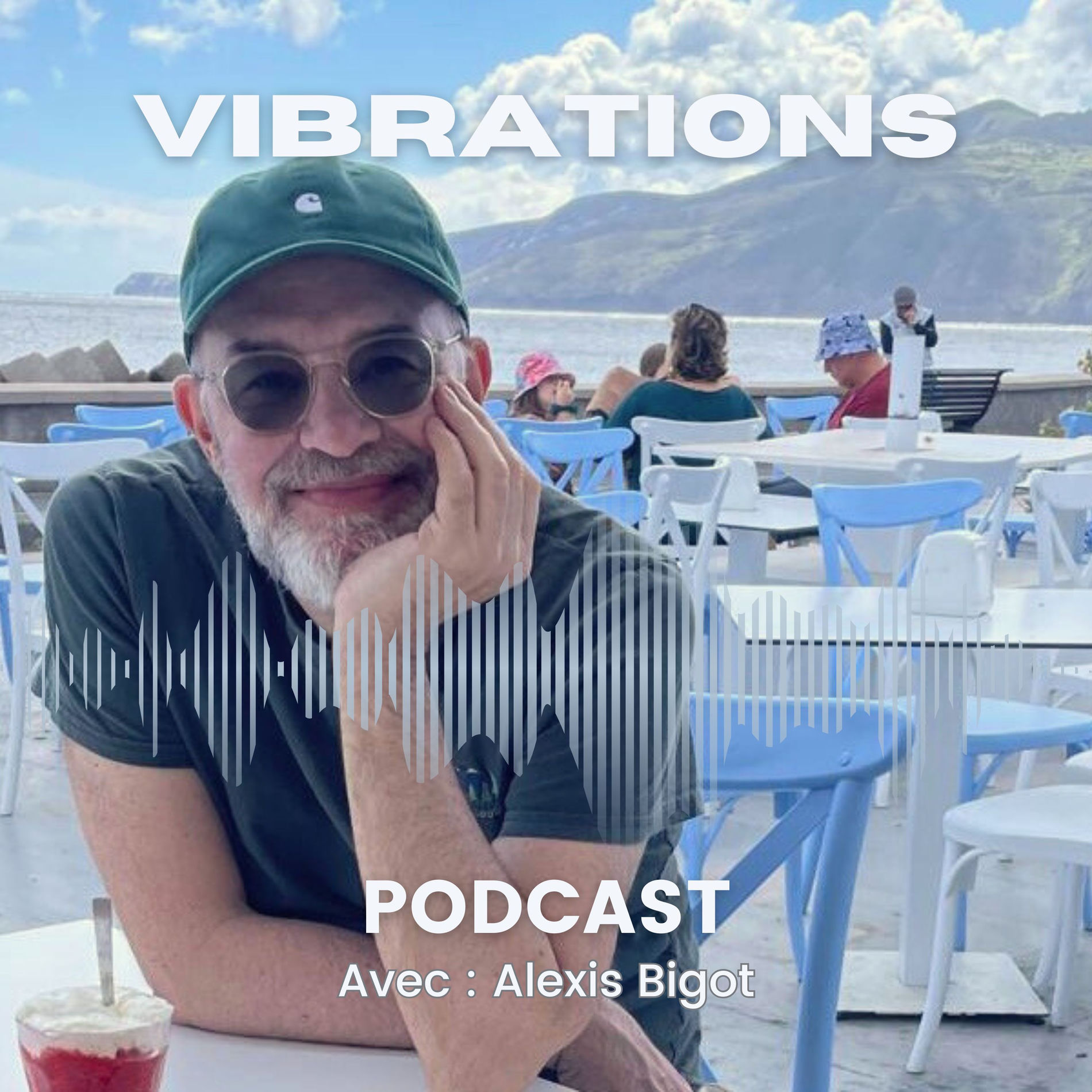 Show cover of Vibrations - qu'est-ce qui nous fait vibrer ? interviews, réflexions, parcours inspirants