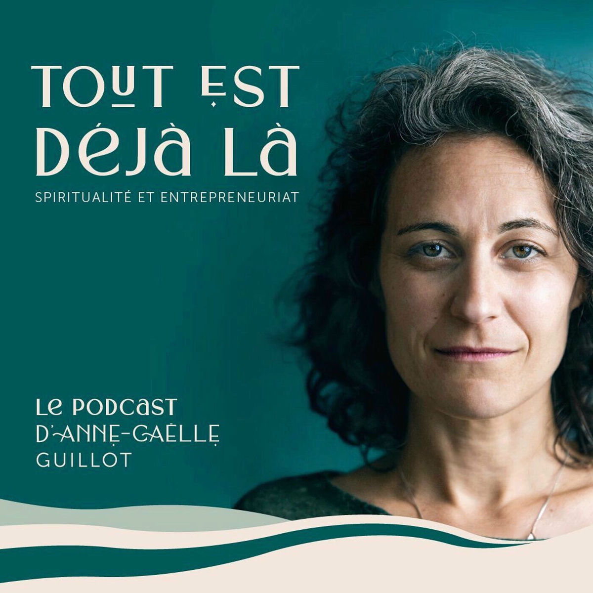 Show cover of Tout est déjà là - Spiritualité & Entrepreneuriat (Guide de Yoga, cours, formations et accompagnements)