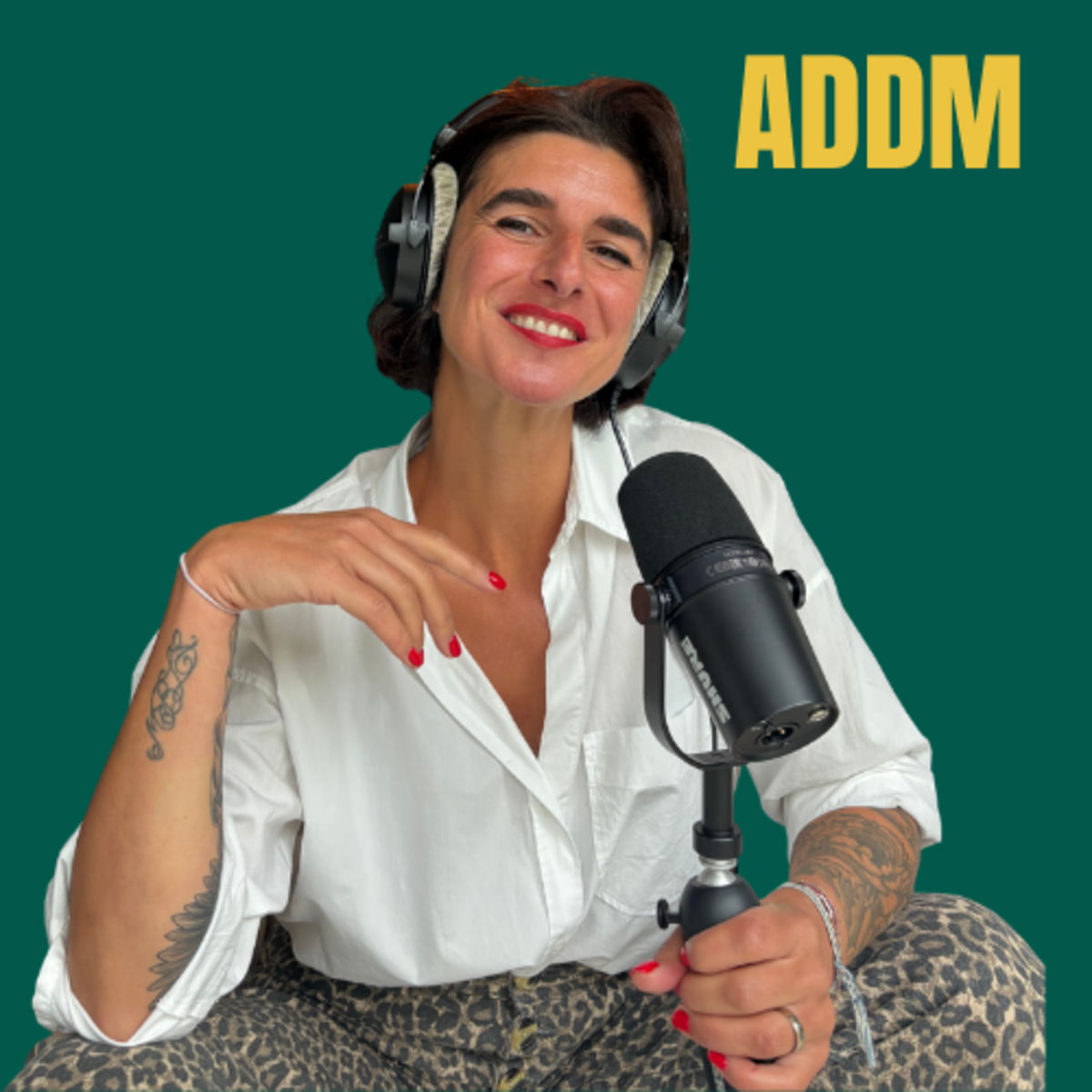 Show cover of AU-DELÀ DES MASQUES