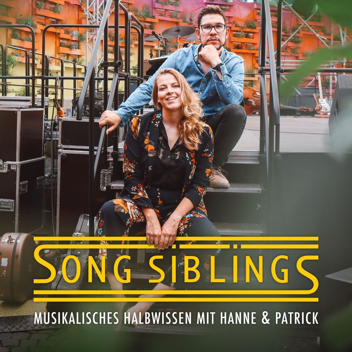 Show cover of Song Siblings - Musikalisches Halbwissen mit Hanne & Patrick