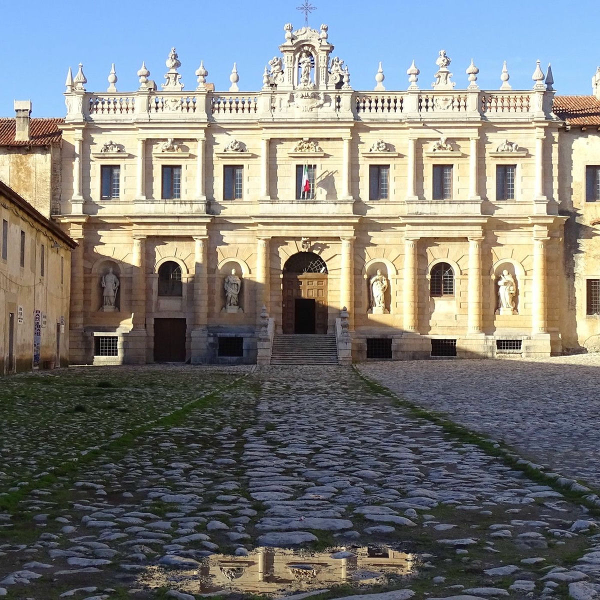 Show cover of La Certosa di San Lorenzo - PADULA