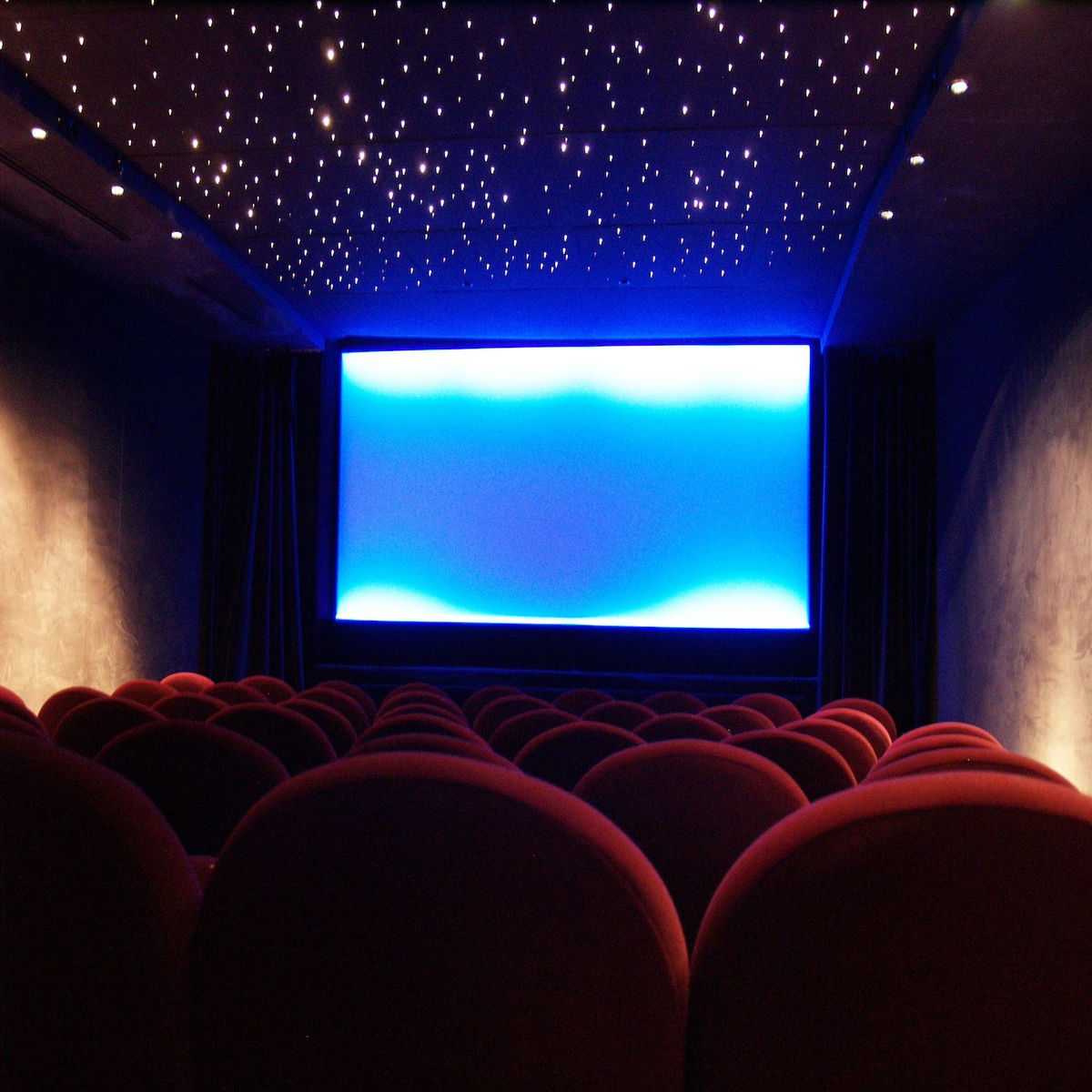 Show cover of Au 7e art : tout sur le cinéma, actu, histoires...