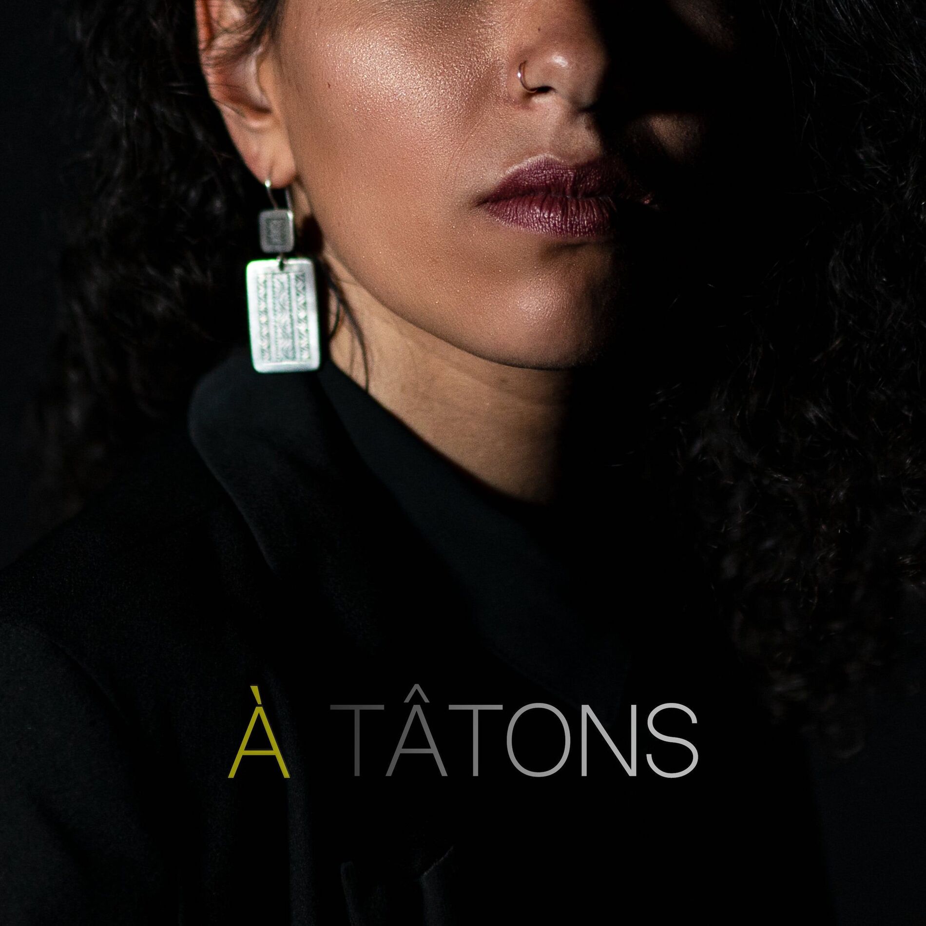Show cover of A Tâtons