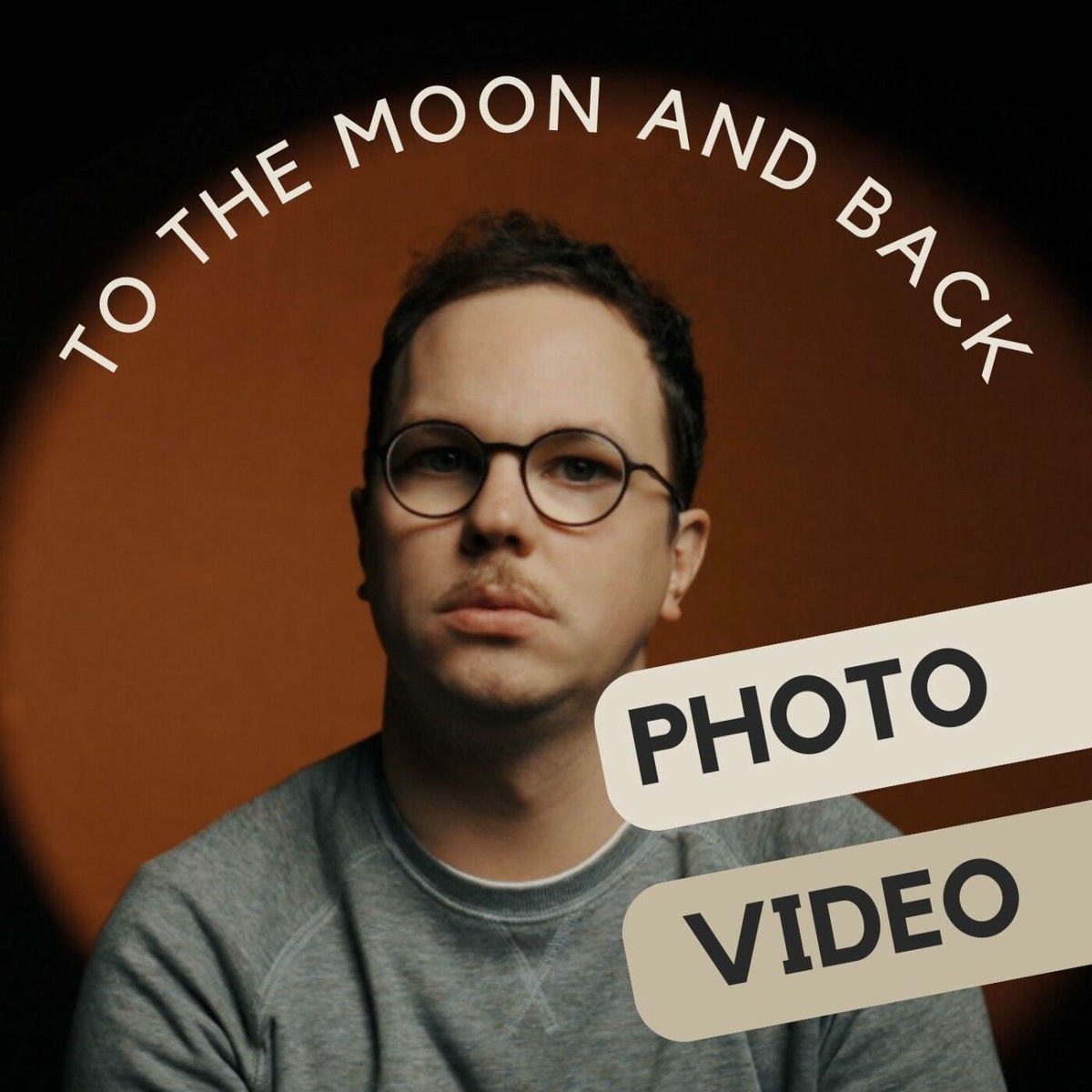 Show cover of To the Moon and Back - Le podcast des créatifs de l'image photo et vidéo
