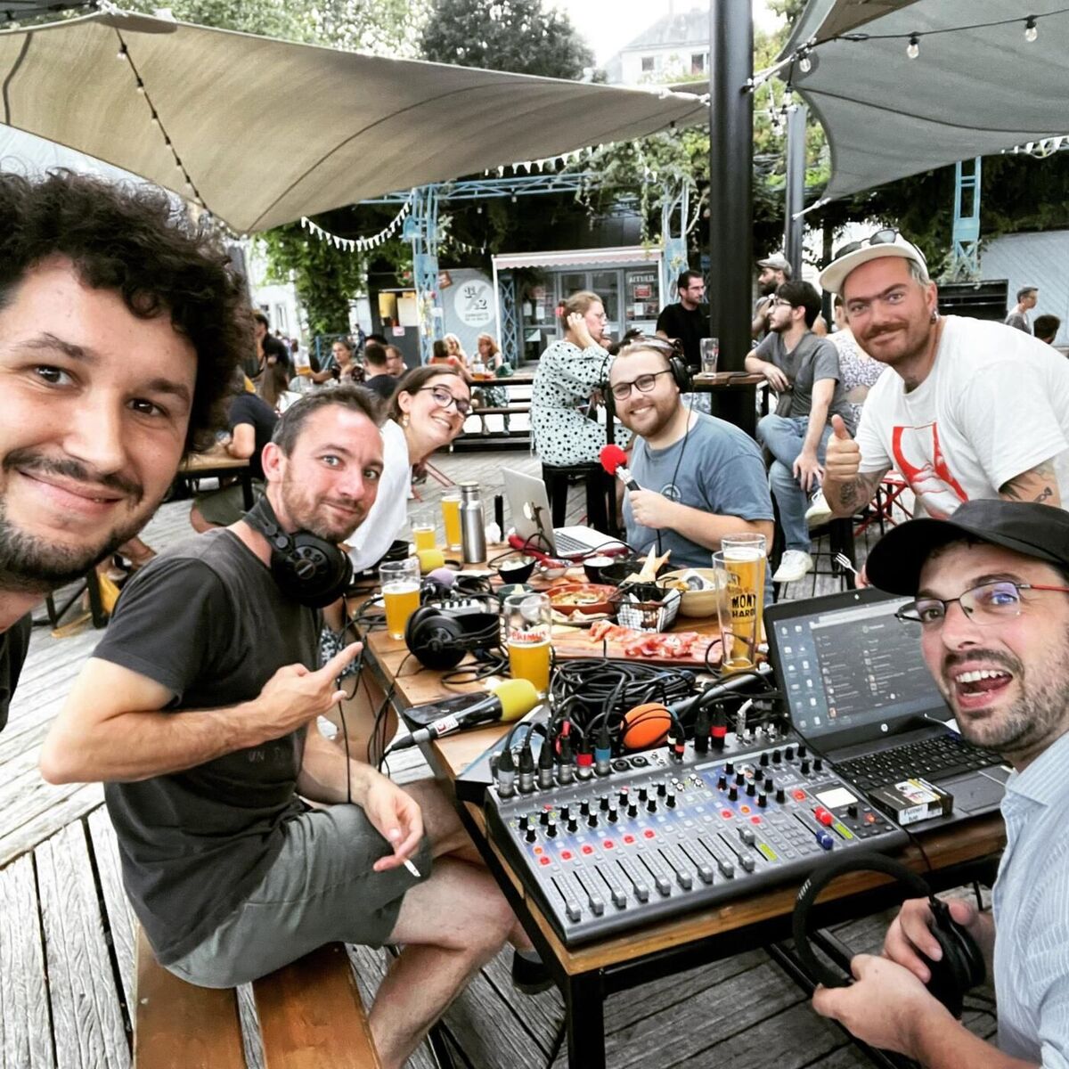Show cover of Au Catering
