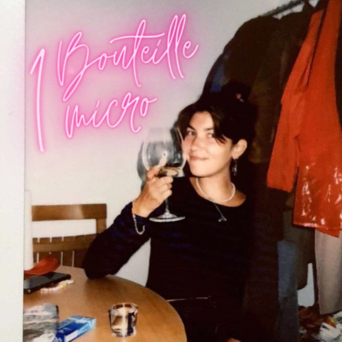 Show cover of 1 bouteille 1 micro