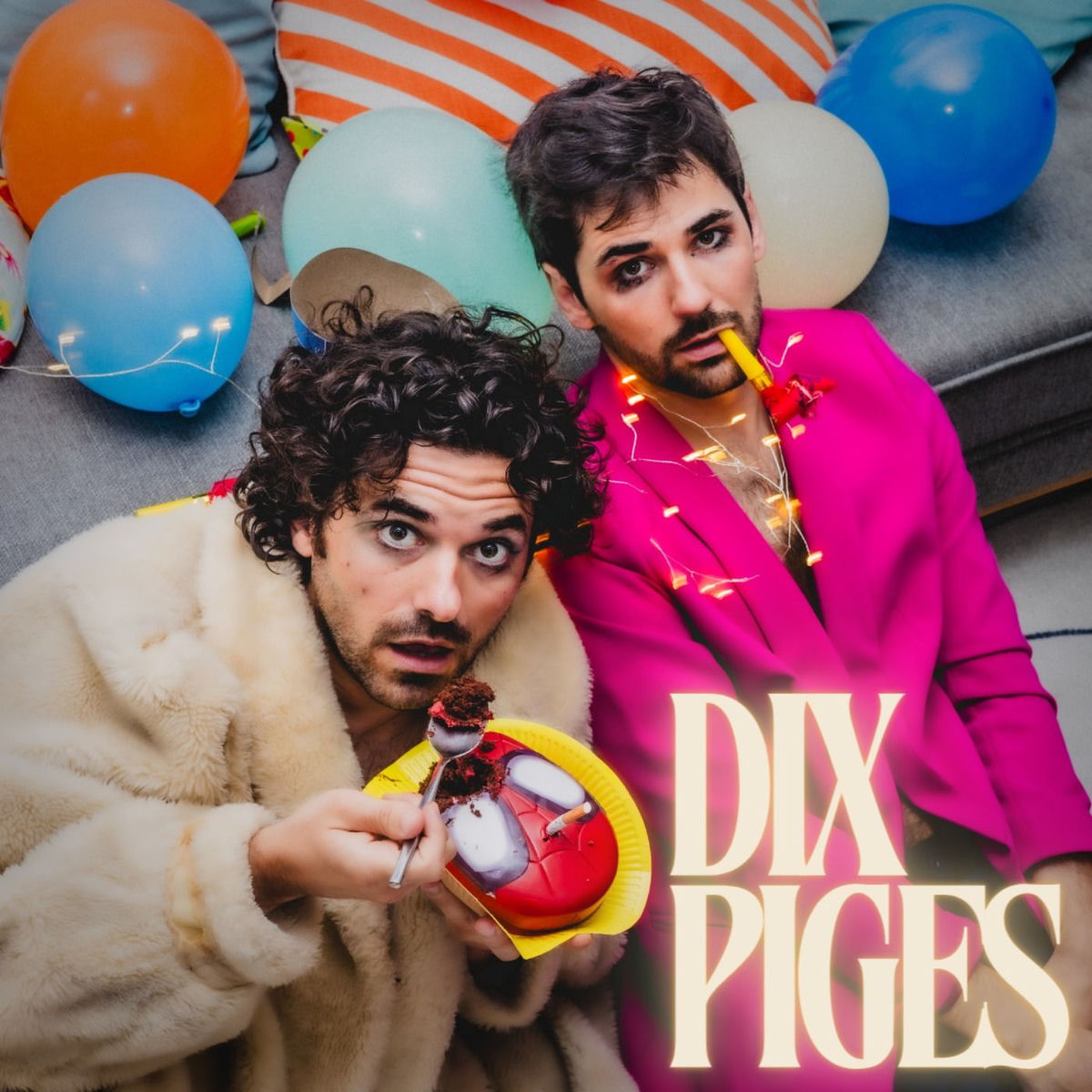 Show cover of DIX PIGES