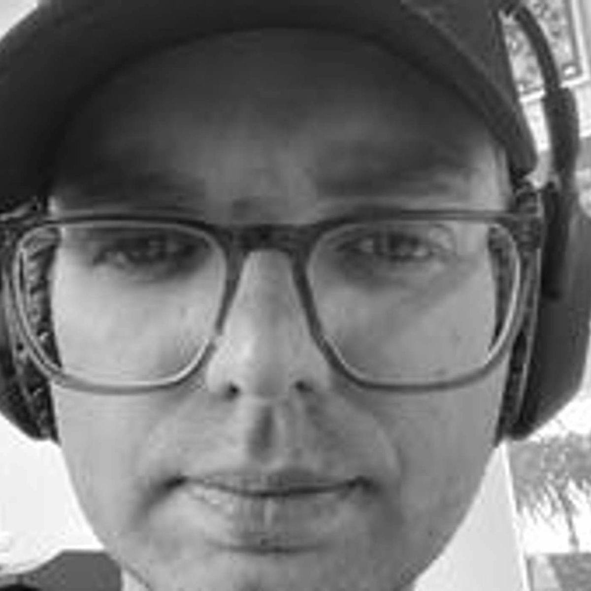 Show cover of In slaap vallen met melancholie van Tomson Darko