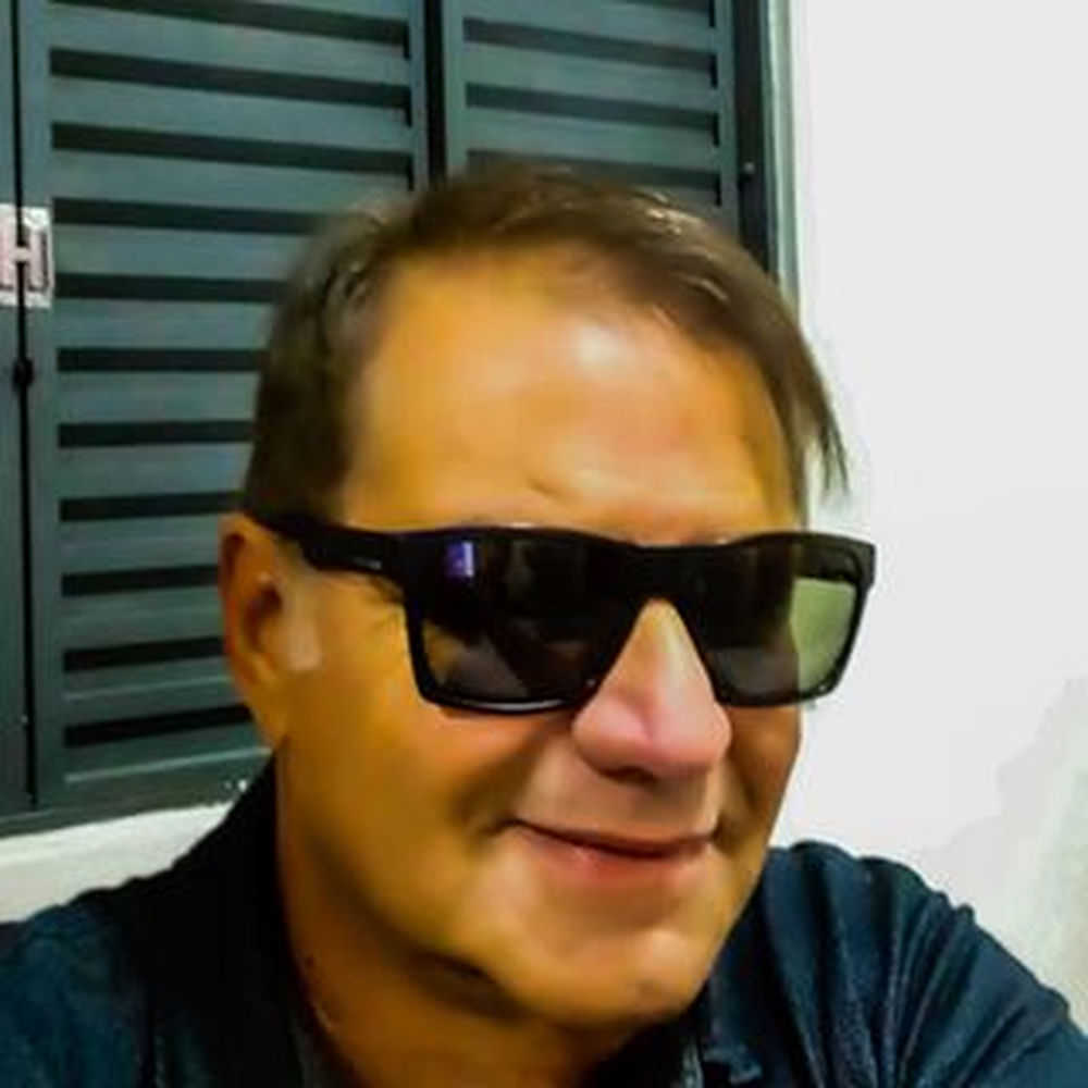 Deezer profile picture for @Nader