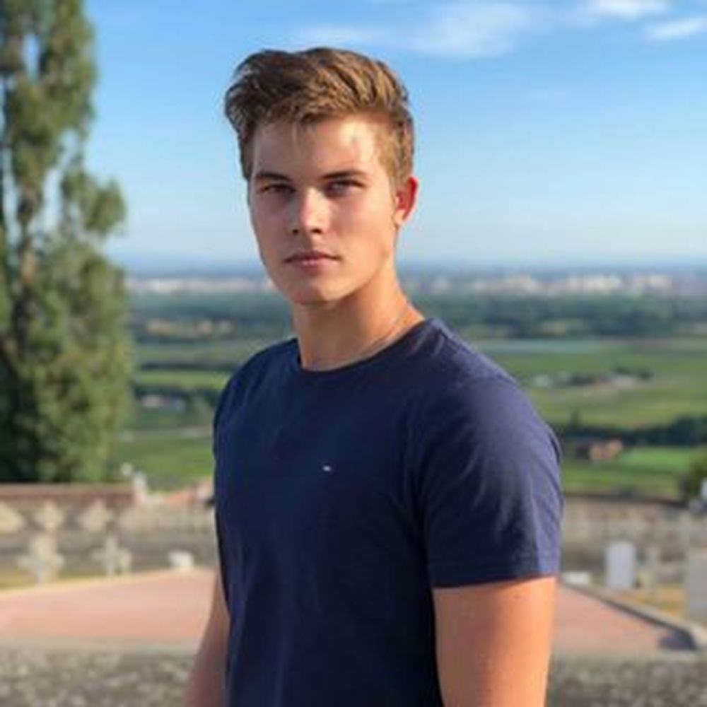 Deezer profile picture for @Mathis